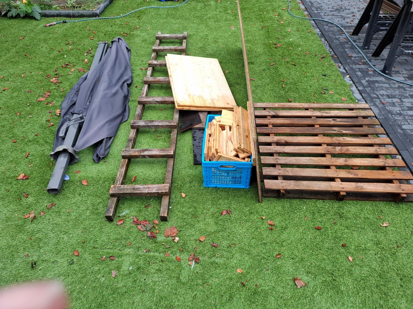 gratis brandhout en een parasol, Ophalen, Gebruikt, Kunststof