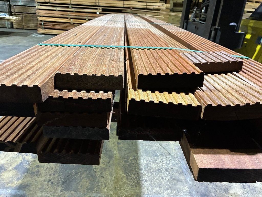 Angelim Vermelho hardhout balken vlonderplanken 34x138mm, Ophalen, Nieuw, Hout