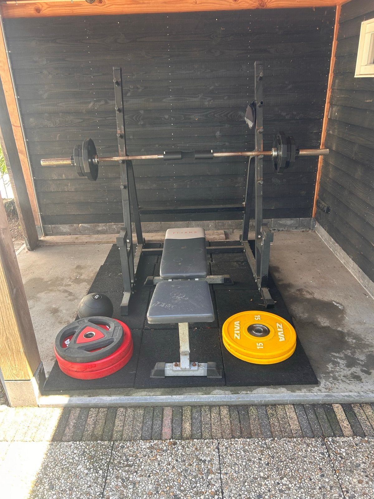 Fitnessbank met Rek en gewichten(2x bar), Sport en Fitness, Ophalen of Verzenden, Gebruikt, Armen, Fitnessbank