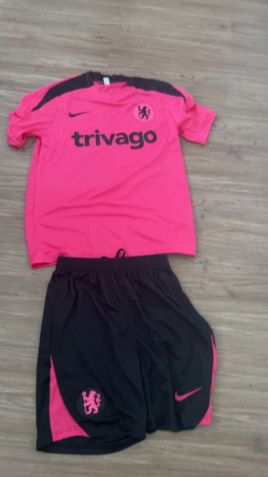 Chelsea voetbaltenue roze - Shirt en broekje (maat s), Maat S, Verzenden, Nieuw, Set