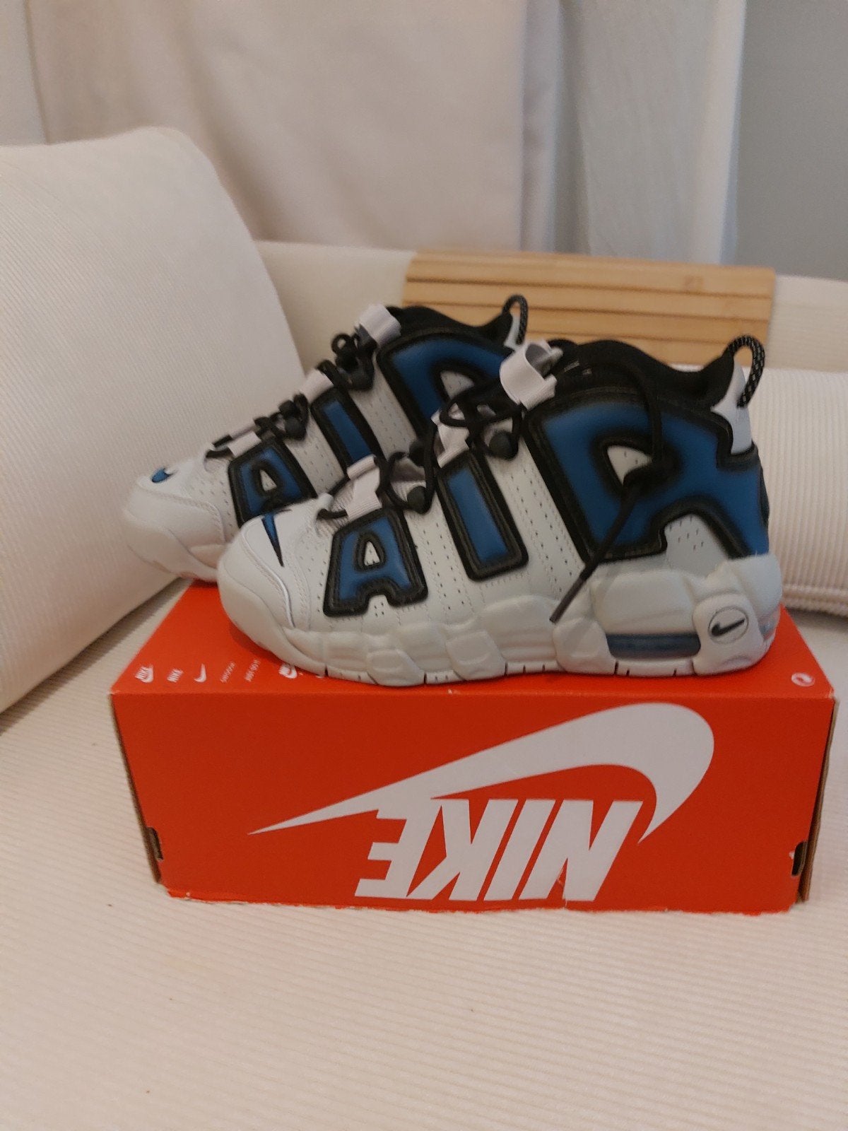 Nike Air More Uptempo sneakers maat 35.5, Ophalen, Jongen of Meisje, Schoenen, Zo goed als nieuw