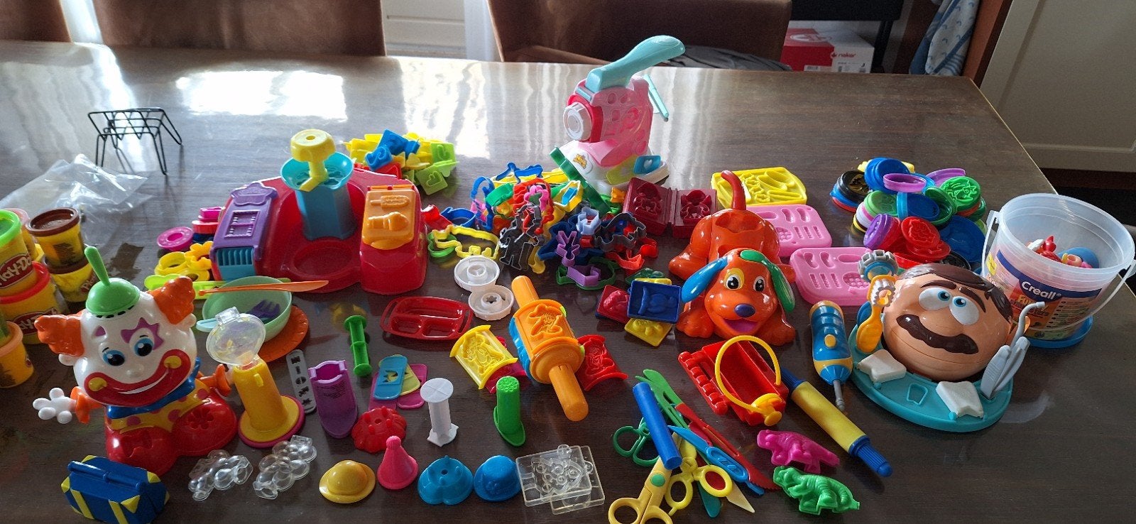 Grote Play-Doh set met diverse speelsets en accessoires, Ophalen of Verzenden, Gebruikt, Jongen of Meisje