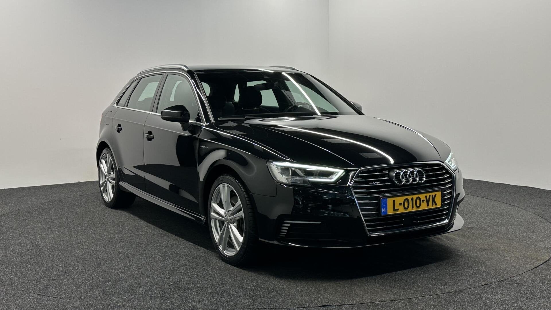 Audi A3 Sportback 1.4 e-tron Sport Pro Line plus NAVI CRUISE, Auto's, Audi, Stof, Gebruikt, 4 cilinders, Met garantie (alle)