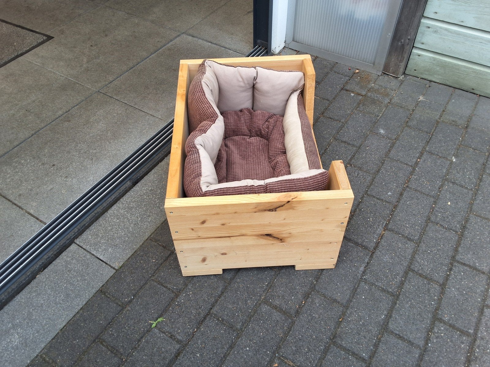 houten bed en kussen, Ophalen, Gebruikt, Hondenmand