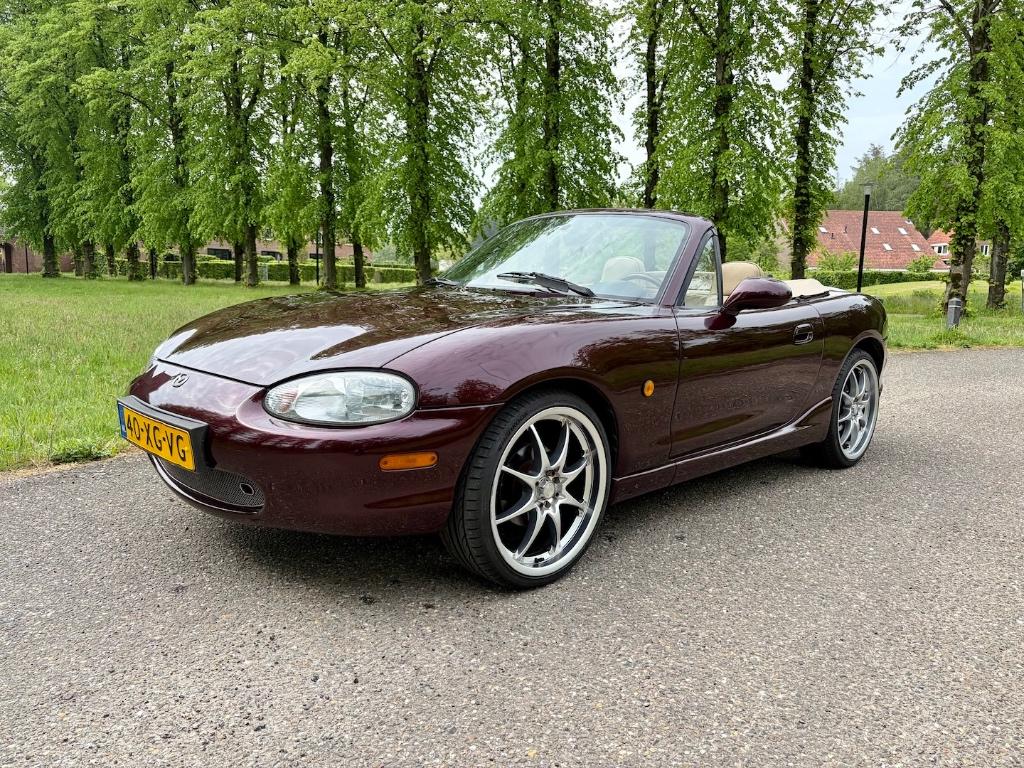 Mazda MX-5 1.6 I 1998 Rood 93.000KM! Nwe Kap, APK & gr beurt, Achterwielaandrijving, 40 €/maand, Beige, 4 cilinders