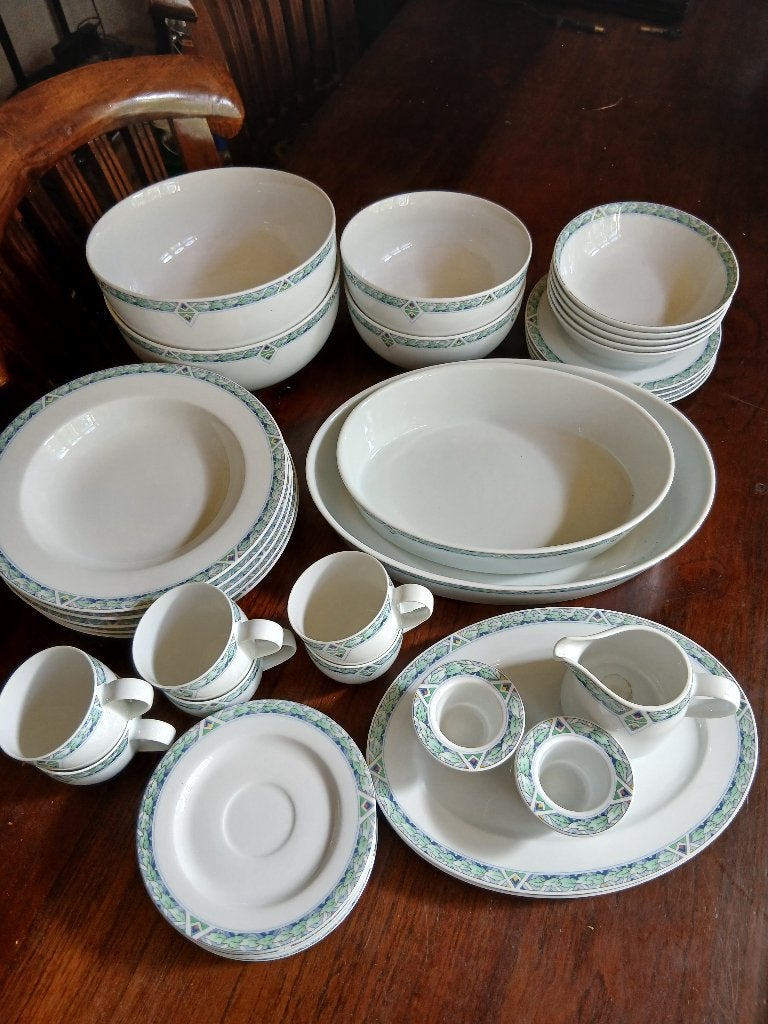 Arzberg Merison AH Albert Heijn servies 37 delig in 1 koop !, Ophalen, Zo goed als nieuw, Overige stijlen, Porselein