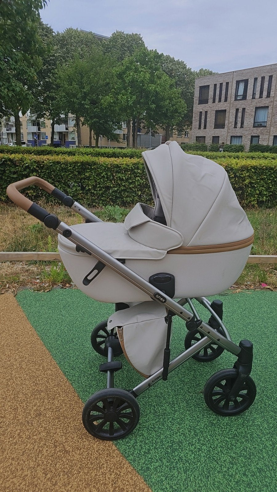 anex kinderwagen het is mooi en nieuw, Ophalen
