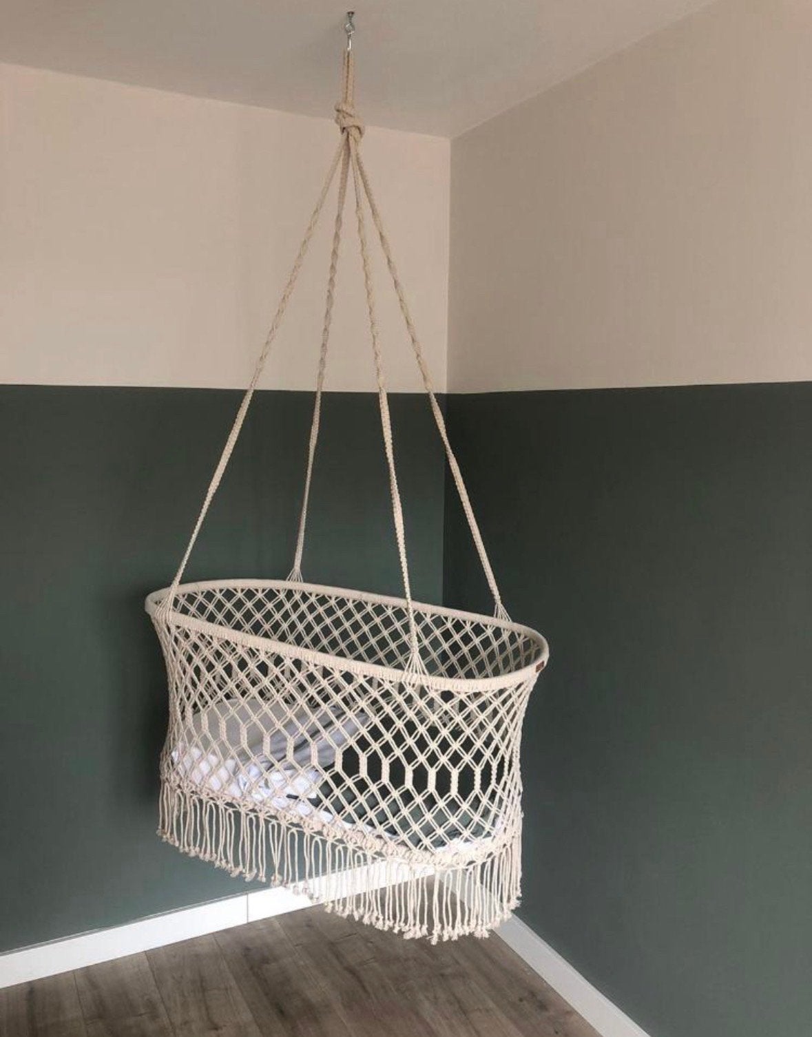 Macramé hangwiegje voor baby's - Zo goed als nieuw, Ophalen, Zo goed als nieuw, Wieg