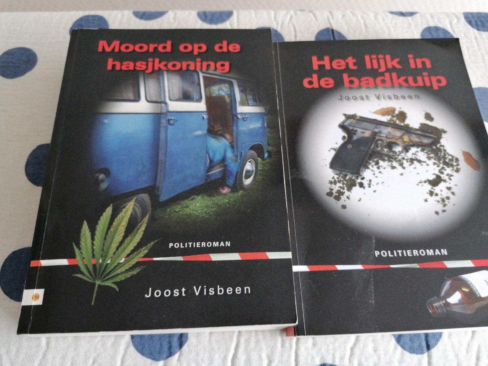 2x Joost Visbeen - Moord op de hasjkoning-Het lijk in de bad, Boeken, Thrillers, Gelezen, Nederland, Ophalen of Verzenden