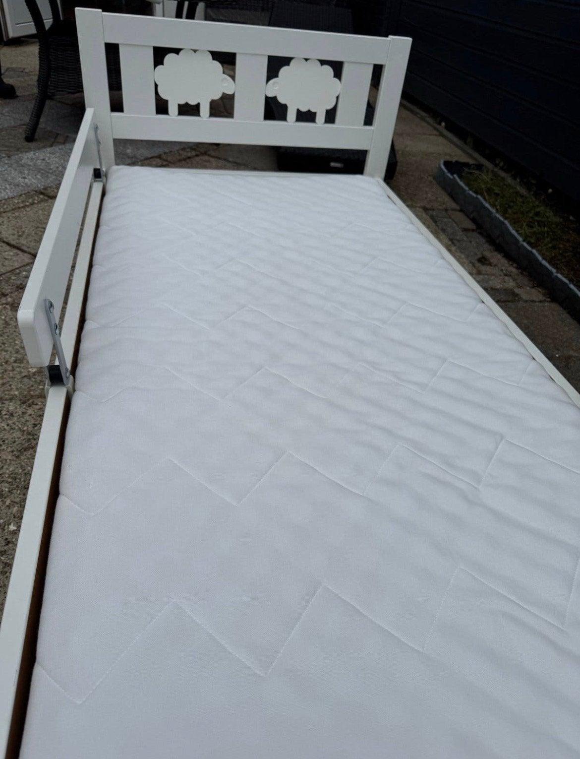 Ikea Kinderbed, 70 tot 85 cm, Ophalen of Verzenden, Zo goed als nieuw, Matras