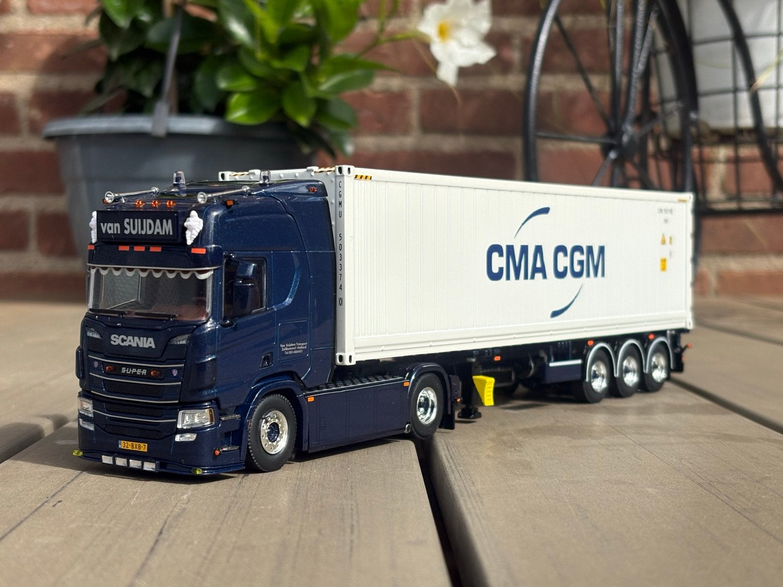 WSI Models Scania S van Suijdam Transport met container, Hobby en Vrije tijd, Ophalen of Verzenden, Zo goed als nieuw, Bus of Vrachtwagen