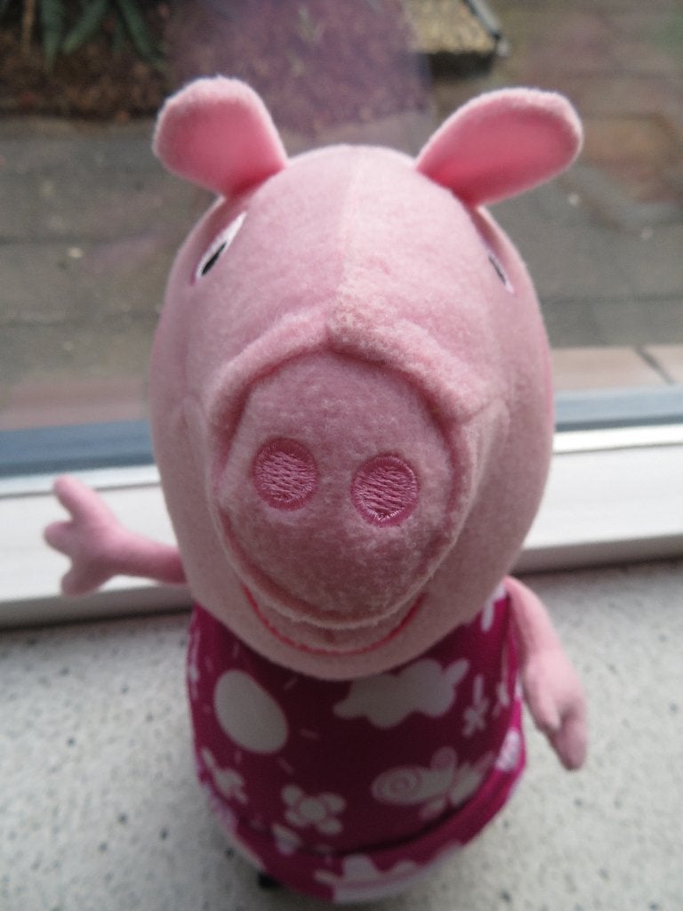 Varken Peppa Pig met gebloemde jurk uit 2022 zacht materiaal, Overige typen, Ophalen of Verzenden, Wasbaar, Roze