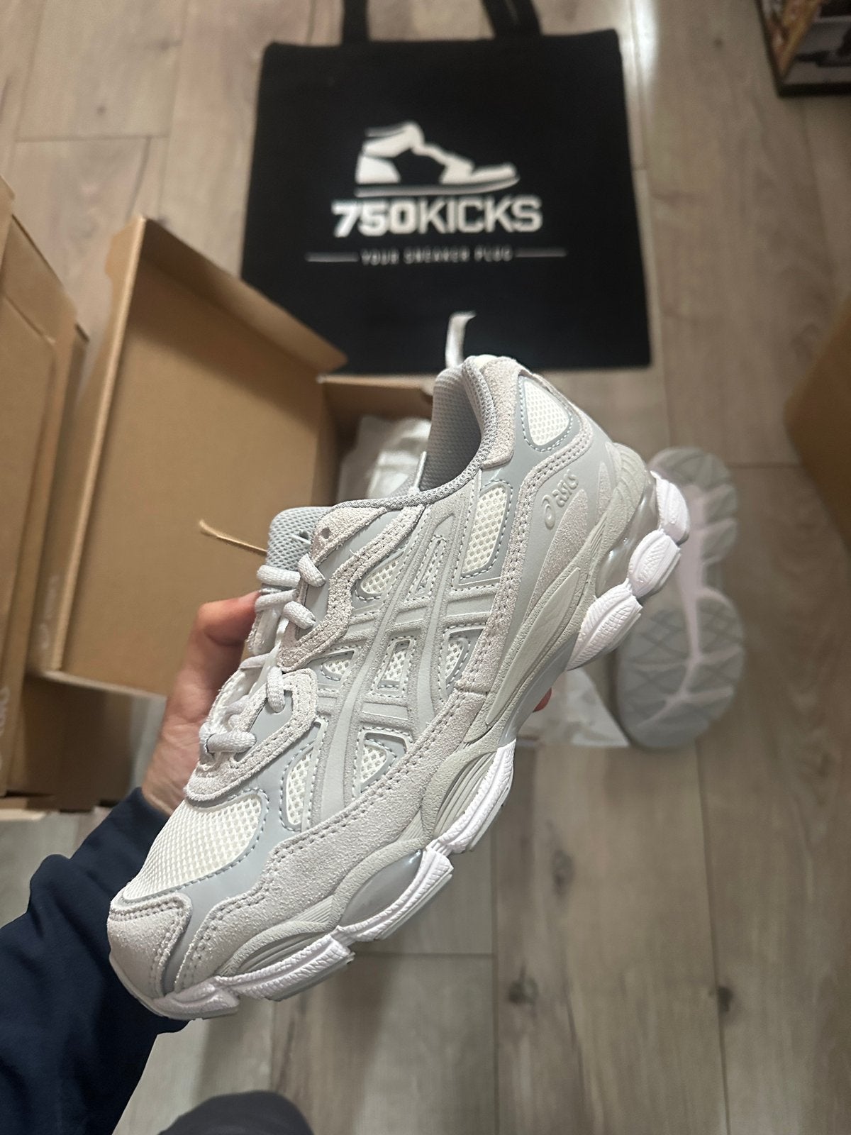 Asics Gel-NYC Cream Cloud Grey Maat EU39 1203A663-101, Nieuw, Ophalen of Verzenden, Grijs, A