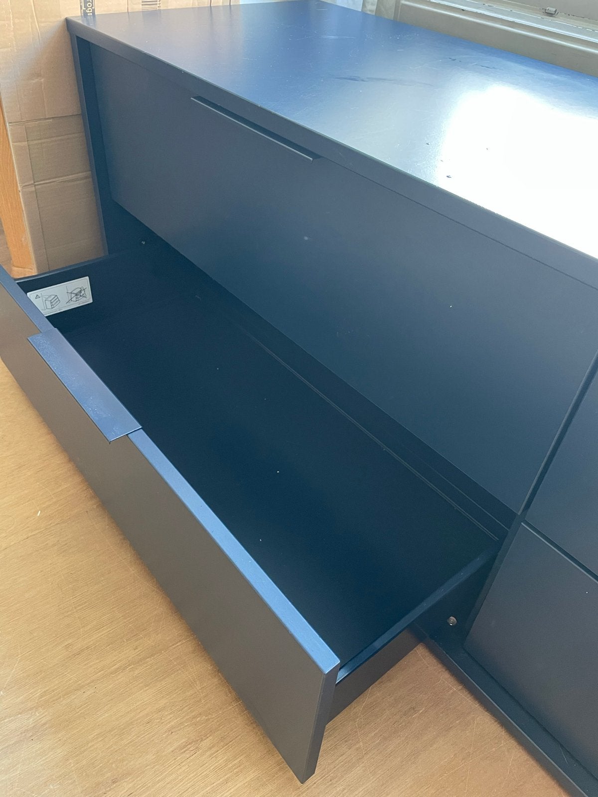 Donkerblauwe opbergbank met 4 laden, Ophalen, Overige materialen, Gebruikt, 100 tot 150 cm