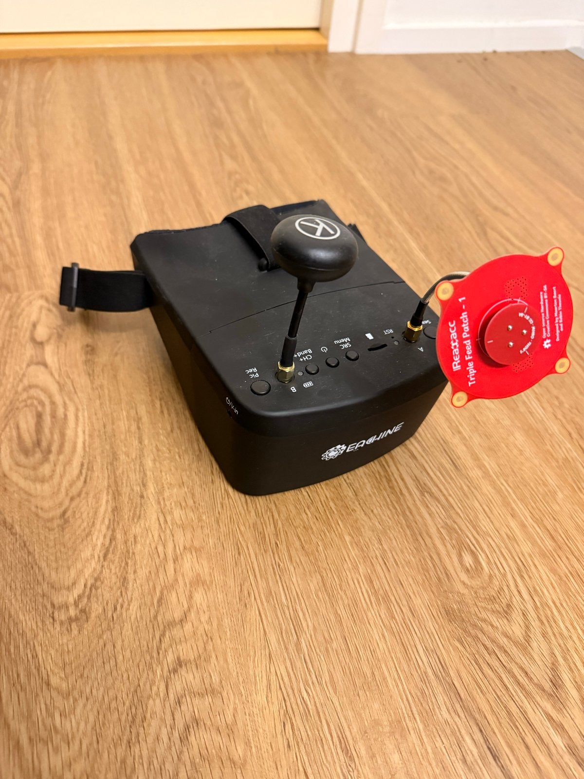 Eachine EV800D FPV Goggles met Reaxacc Triple Feed Patch, Ophalen of Verzenden, Zo goed als nieuw