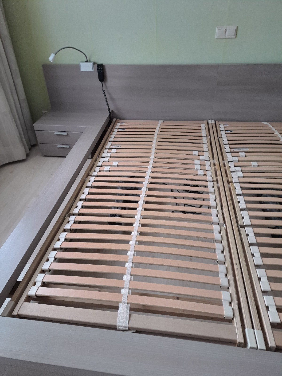 Elektrisch bed 180x200 cm in prima staat, Huis en Inrichting, Slaapkamer | Bedden, Ophalen, Tweepersoons, 180 cm, 200 cm
