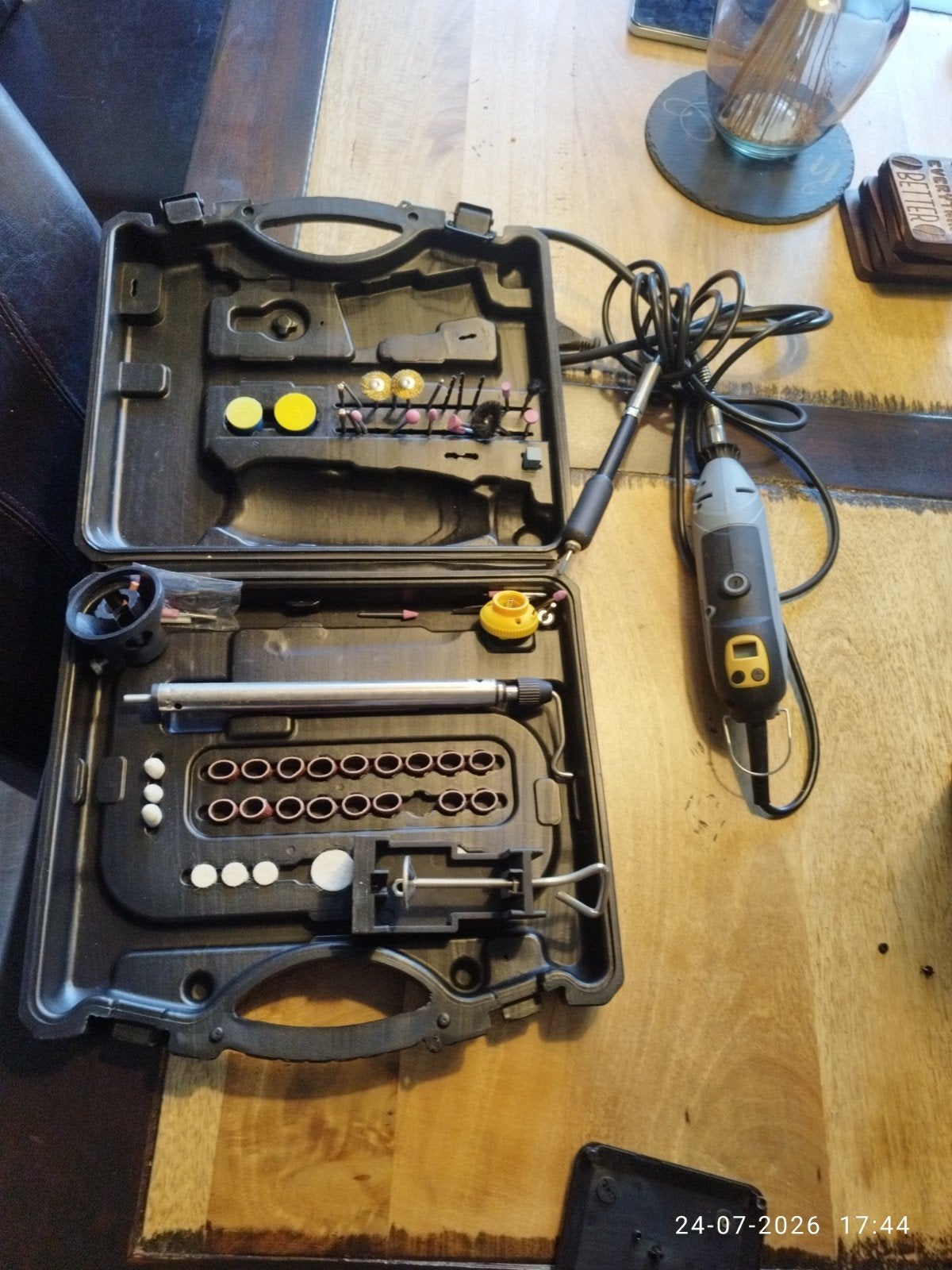 Dremel Multitool Set met Accessoires en Flexibele As, Ophalen, Gebruikt, Multitool, Overige merken