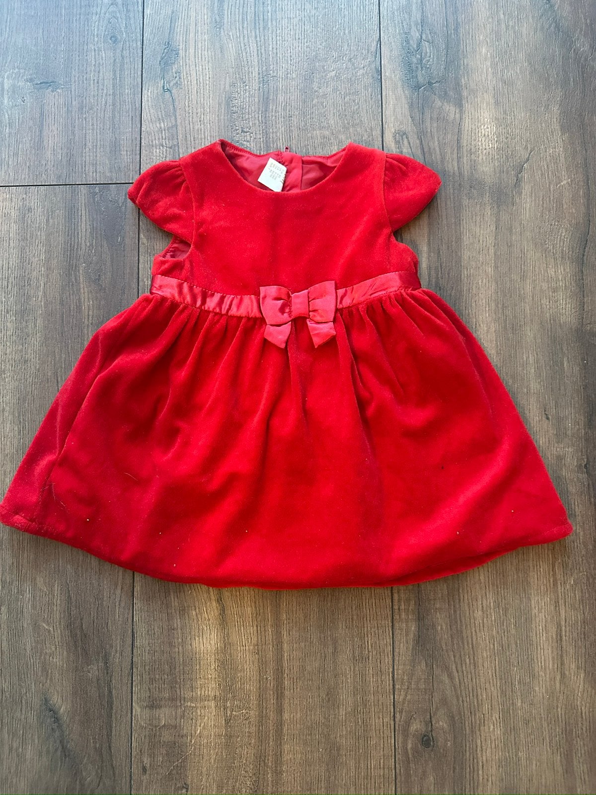 Rood fluwelen jurkje met strik - Feestelijk & Schattig, Kinderen en Baby's, Ophalen of Verzenden, Zo goed als nieuw, Meisje, Jurkje of Rokje