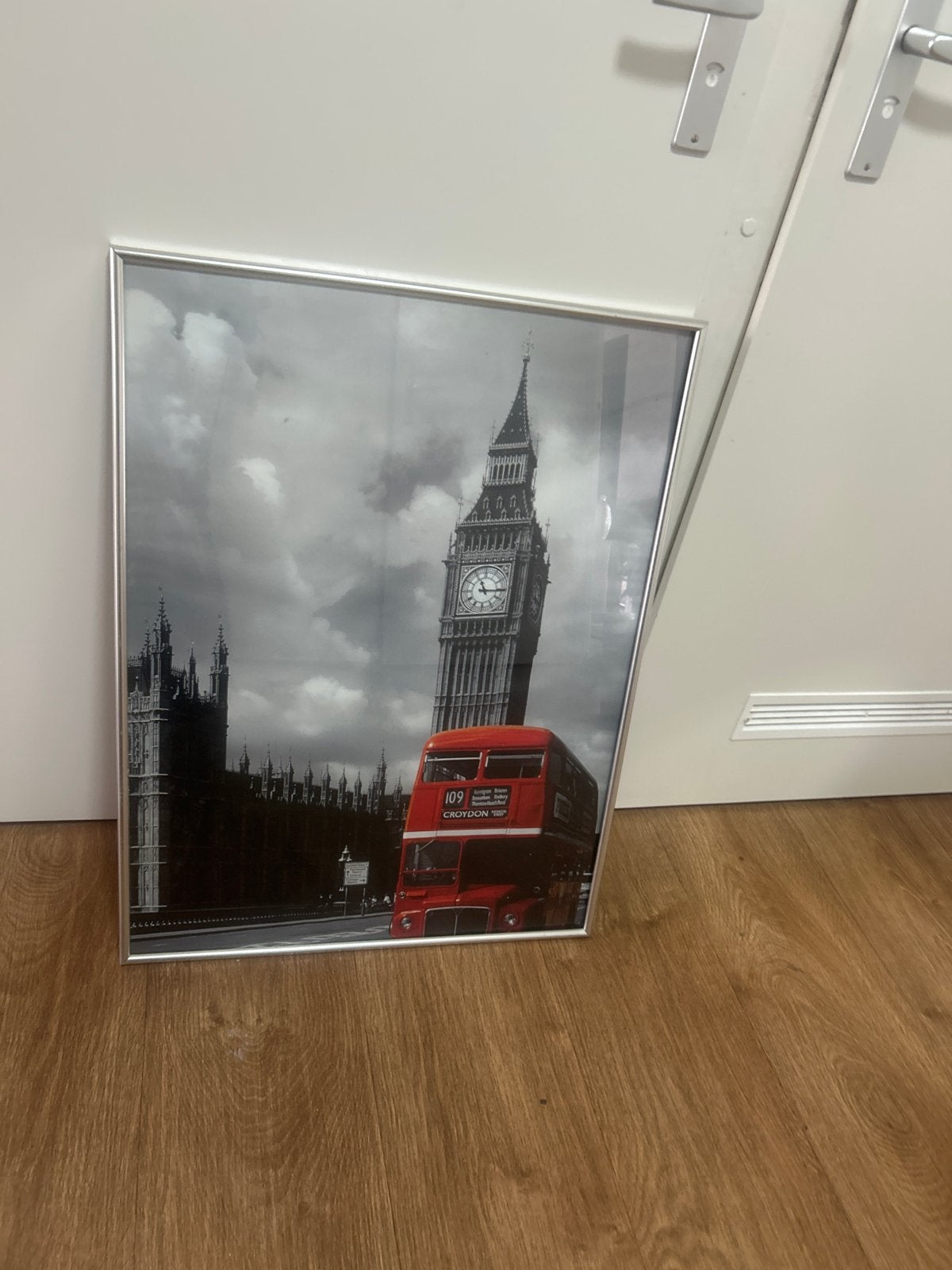 Ingelijste foto Big Ben en rode bus Londen, 50 – 75, Ophalen of Verzenden, Zo goed als nieuw, Foto of Poster