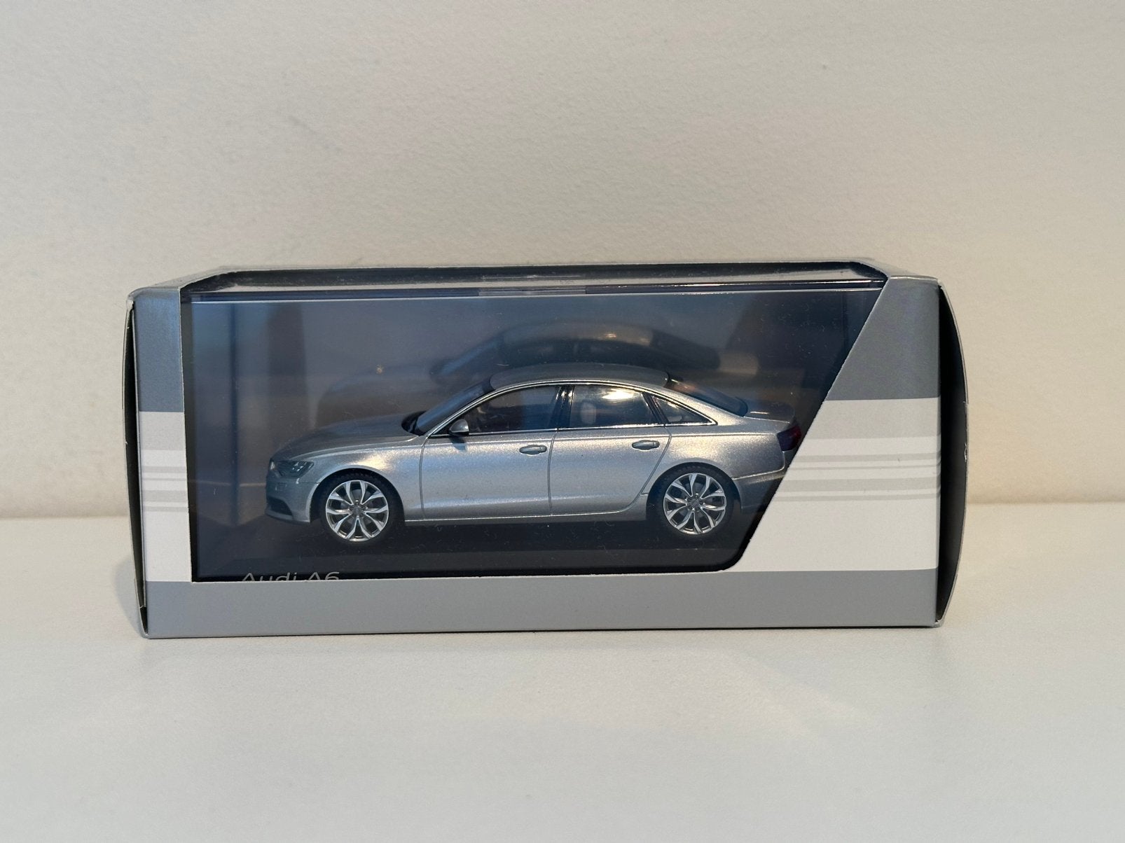 Audi A6 C7 (2012) | Kyosho | schaal 1:43 | Nieuw!, Hobby en Vrije tijd, Modelauto's | 1:43, Zo goed als nieuw, Auto, Kyosho, Ophalen of Verzenden