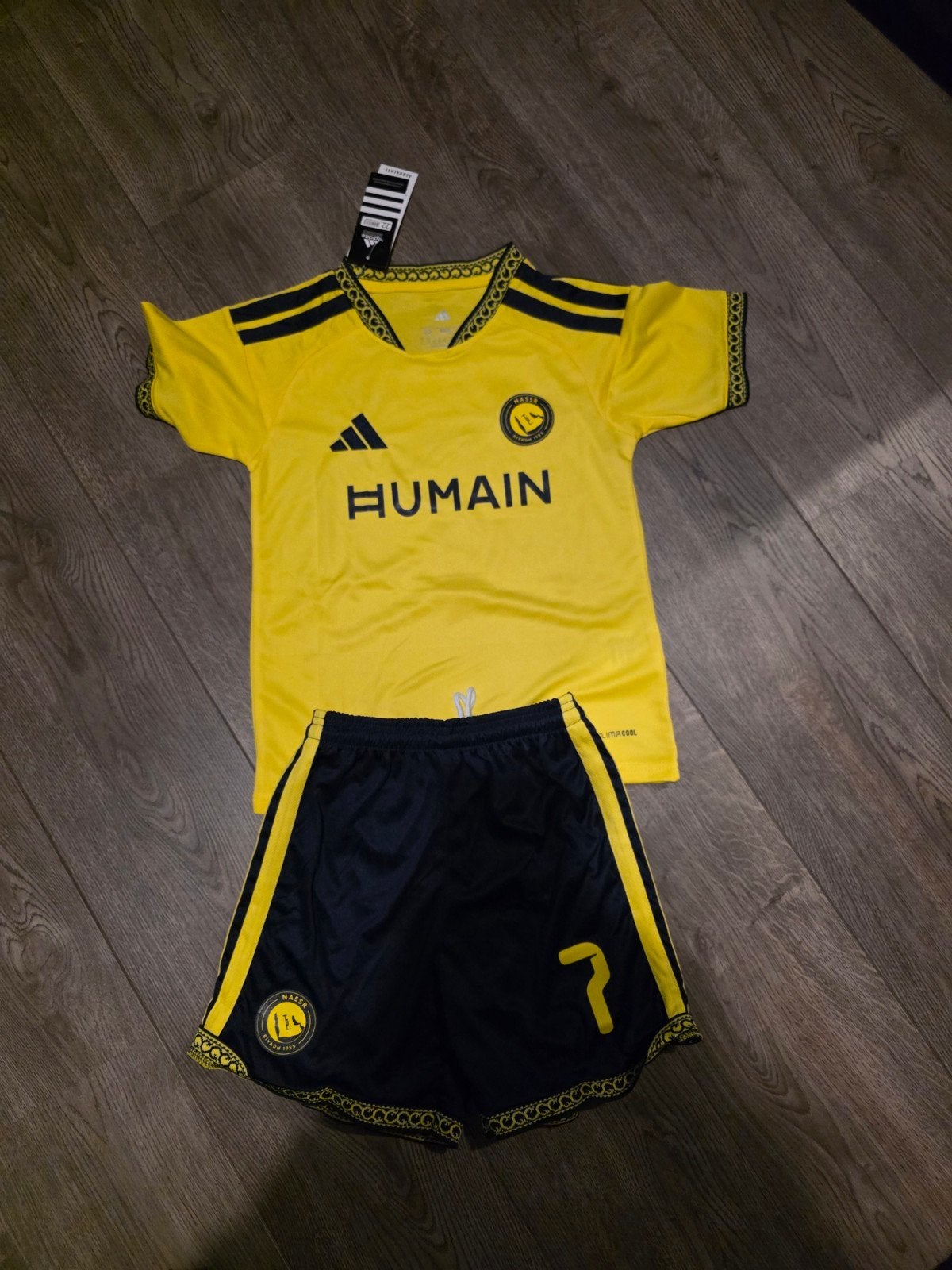Al Nassr Voetbaltenue Kids Maat 128 Ronaldo 7, Jongen of Meisje, Nieuw, Ophalen of Verzenden, Setje