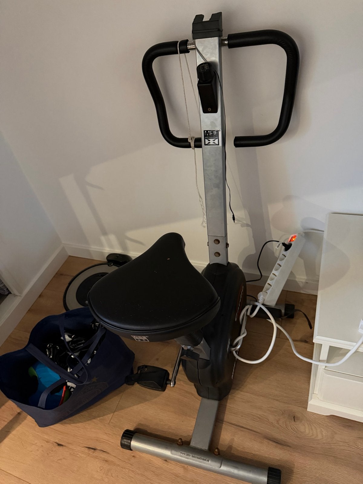 GRATIS - Hometrainer MPF - Ideaal voor thuisworkouts, Ophalen, Gebruikt, Metaal, Benen