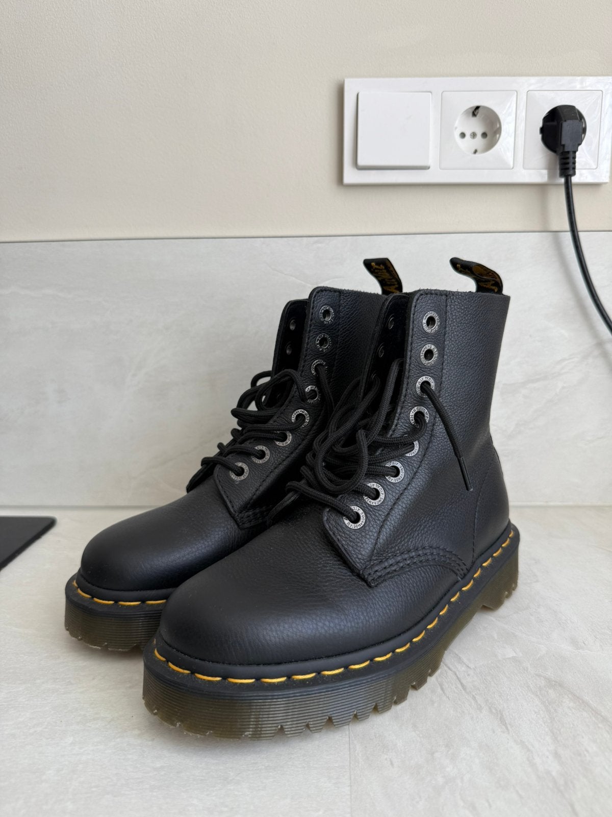 Dr. Martens Jadon III, Ophalen of Verzenden, Zo goed als nieuw, Zwart