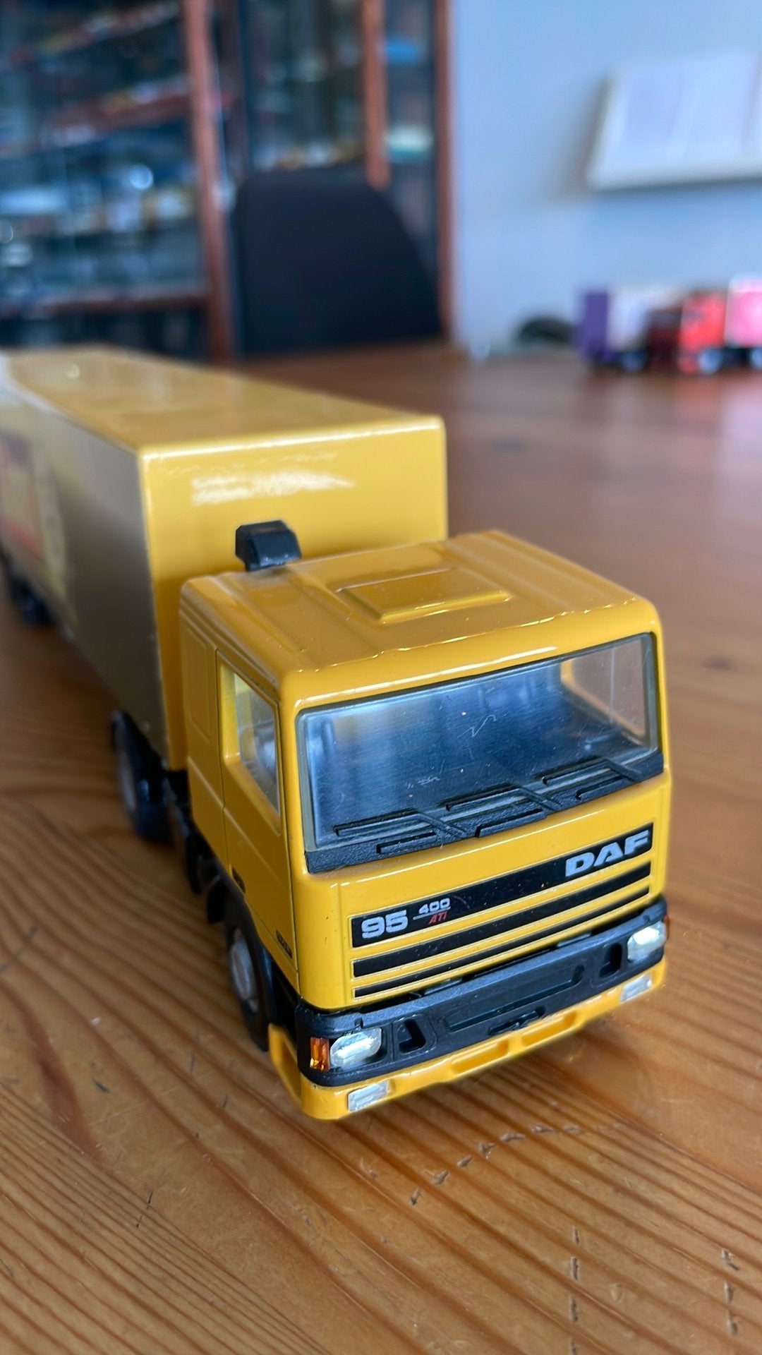 Daf 95 400 Ati truck met oplegger “Lion”, Ophalen of Verzenden, Zo goed als nieuw, Bus of Vrachtwagen, Lion Toys