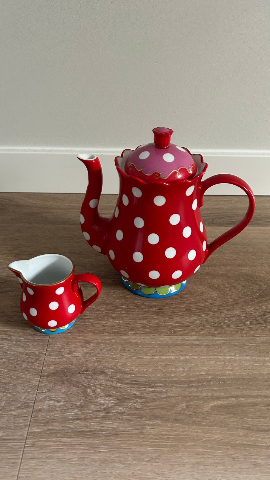 Zgan theepot en melkkannetje Oilily - puntgaaf, Huis en Inrichting, Overige merken, Overige typen, Ophalen of Verzenden, Zo goed als nieuw