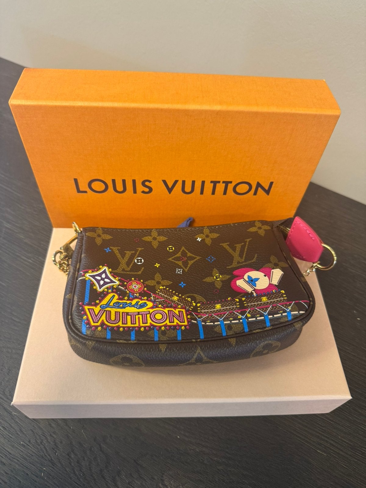 Louis Vuitton mini pochette limited edition nieuw., Ophalen, Nieuw, Bruin, Overige merken