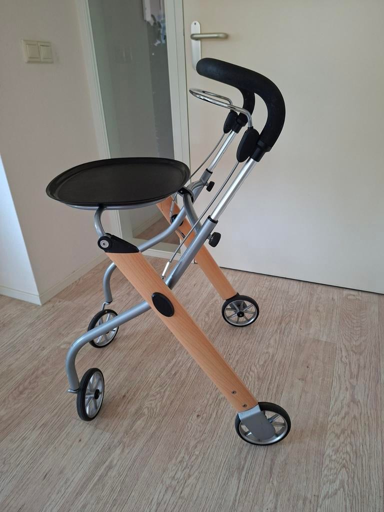 Rollator TRUST voor in huis met afneembaar dienblad, Diversen, Rollators, Ophalen, Opvouwbaar, Zo goed als nieuw