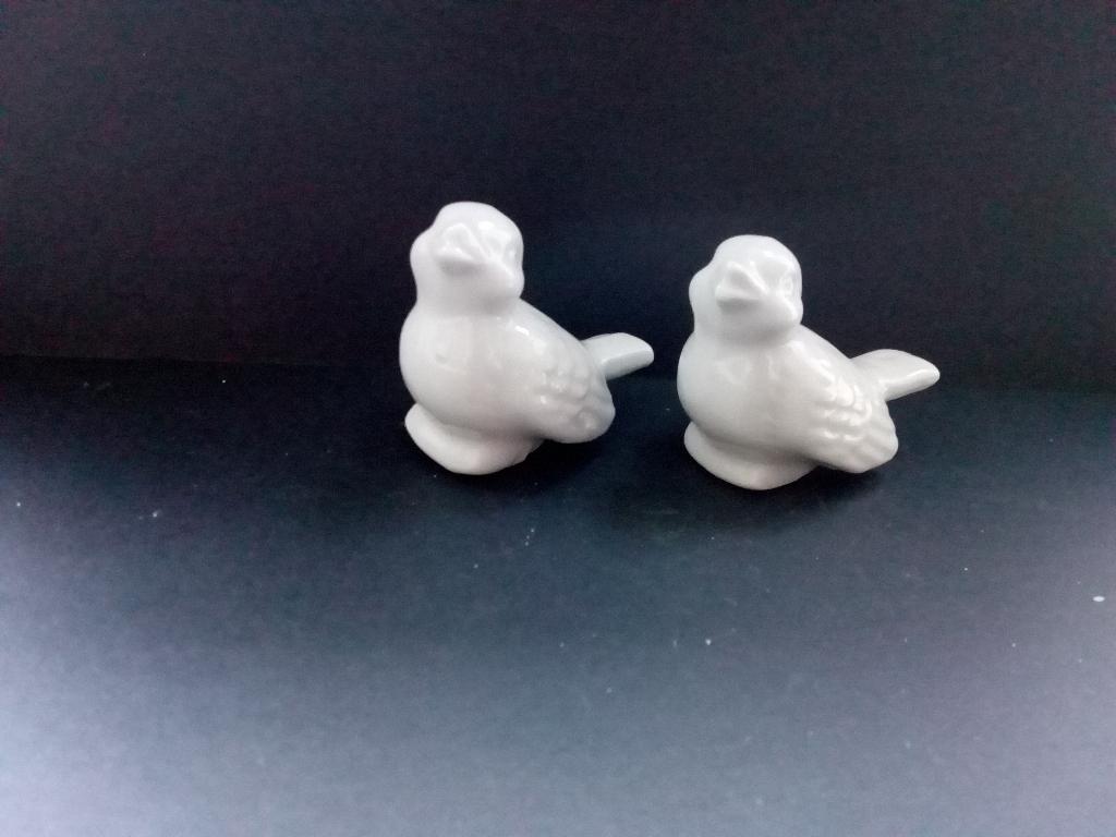Beeldjes van twee witte vogeltjes, Ophalen of Verzenden, Zo goed als nieuw, Dier