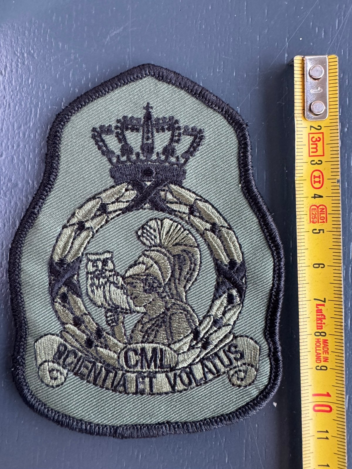 KLu RNLAF kroonembleem gvt CML, Ophalen of Verzenden, Luchtmacht, Nederland, Embleem of Badge