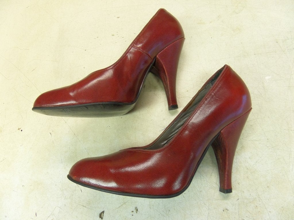 Rode pumps – maat 6 oftewel maat 39 – naaldhak 11 cm., Ophalen, Nieuw, Rood
