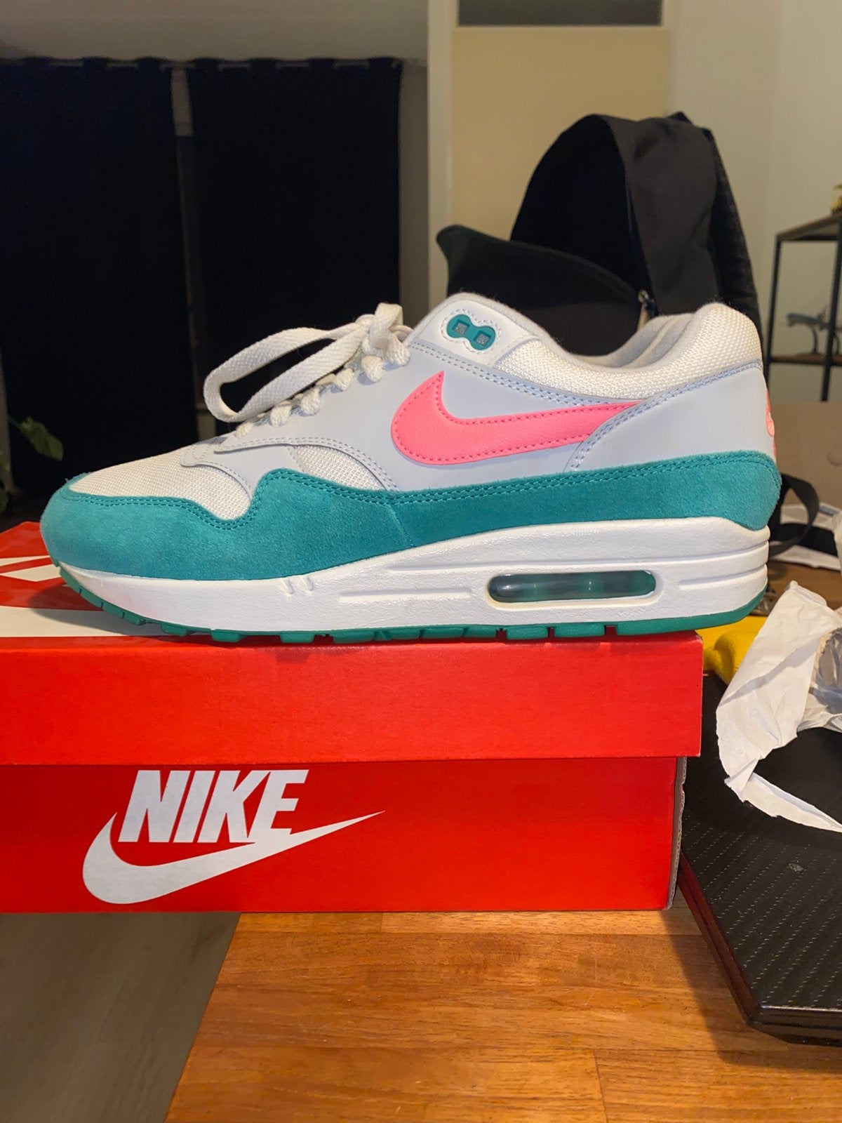 Nike Air Max 1 Watermelon, 42,5, Ophalen of Verzenden, Zo goed als nieuw, Overige kleuren, Sneakers of Gympen