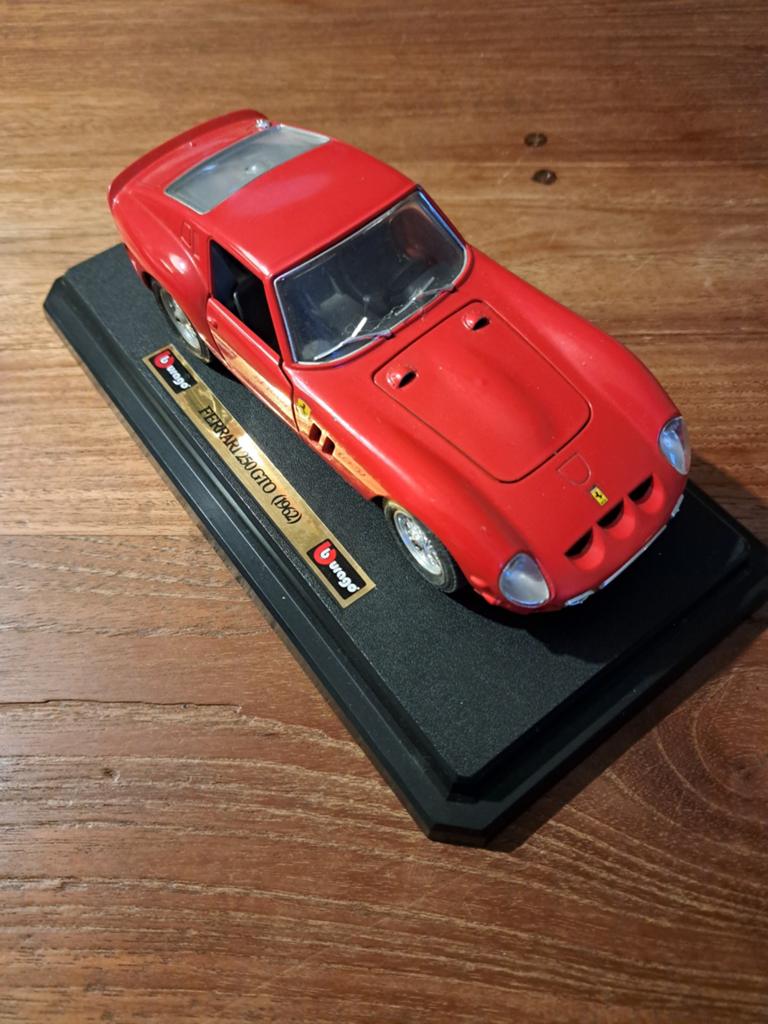 Burago Ferrari 250 GTO (1962) modelauto 1:24, Ophalen of Verzenden, Zo goed als nieuw, Bburago