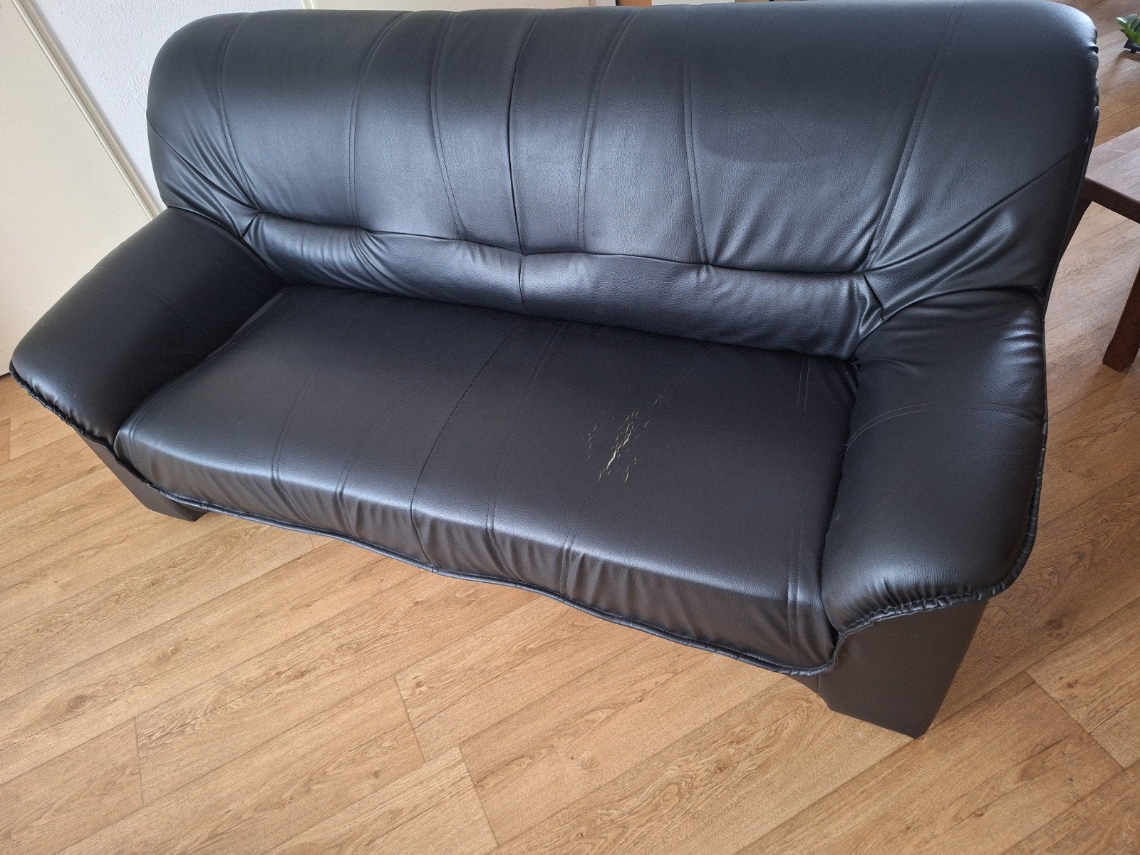 gratis af te halen - 3 zits zwarte immitatie leren bank, Ophalen, Overige materialen, Gebruikt, 150 tot 200 cm