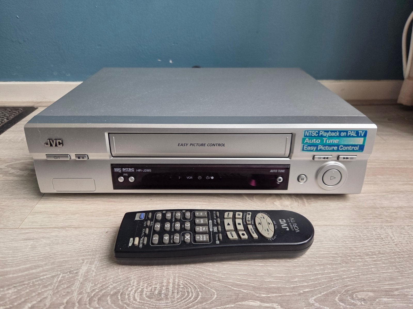 JVC HR-J285EU VHS Videorecorder - Met afstandsbediening, Ophalen of Verzenden, Zo goed als nieuw, VHS-speler of -recorder
