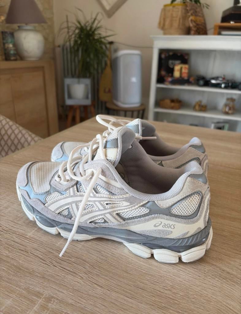 Asics gel beige, Ophalen of Verzenden, Zo goed als nieuw, Overige kleuren