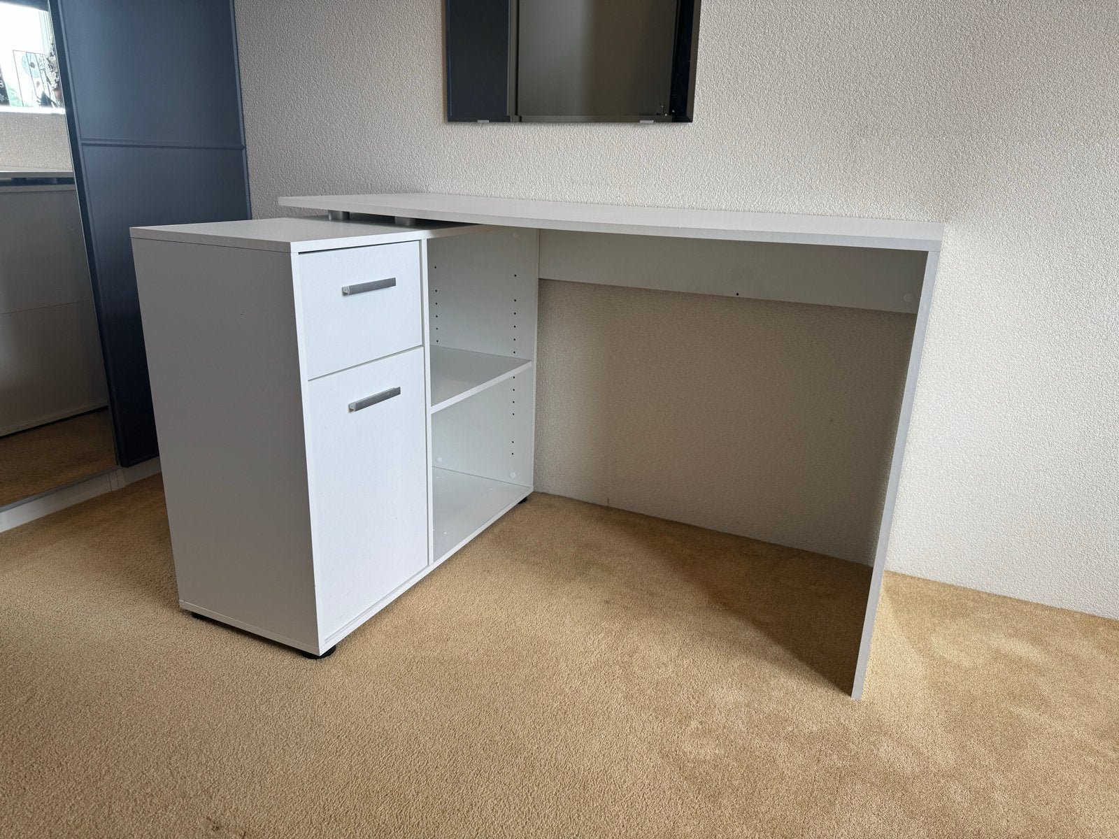MOET WEG! Hoekbureau Albrecht van Leen Bakker - Wit, Gebruikt, 117 cm, Met lades, Spaanplaat of MDF
