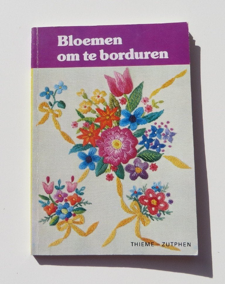 Borduurboekje M5520: Bloemen om te borduren, Ophalen of Verzenden, Zo goed als nieuw, Handborduren, Patroon