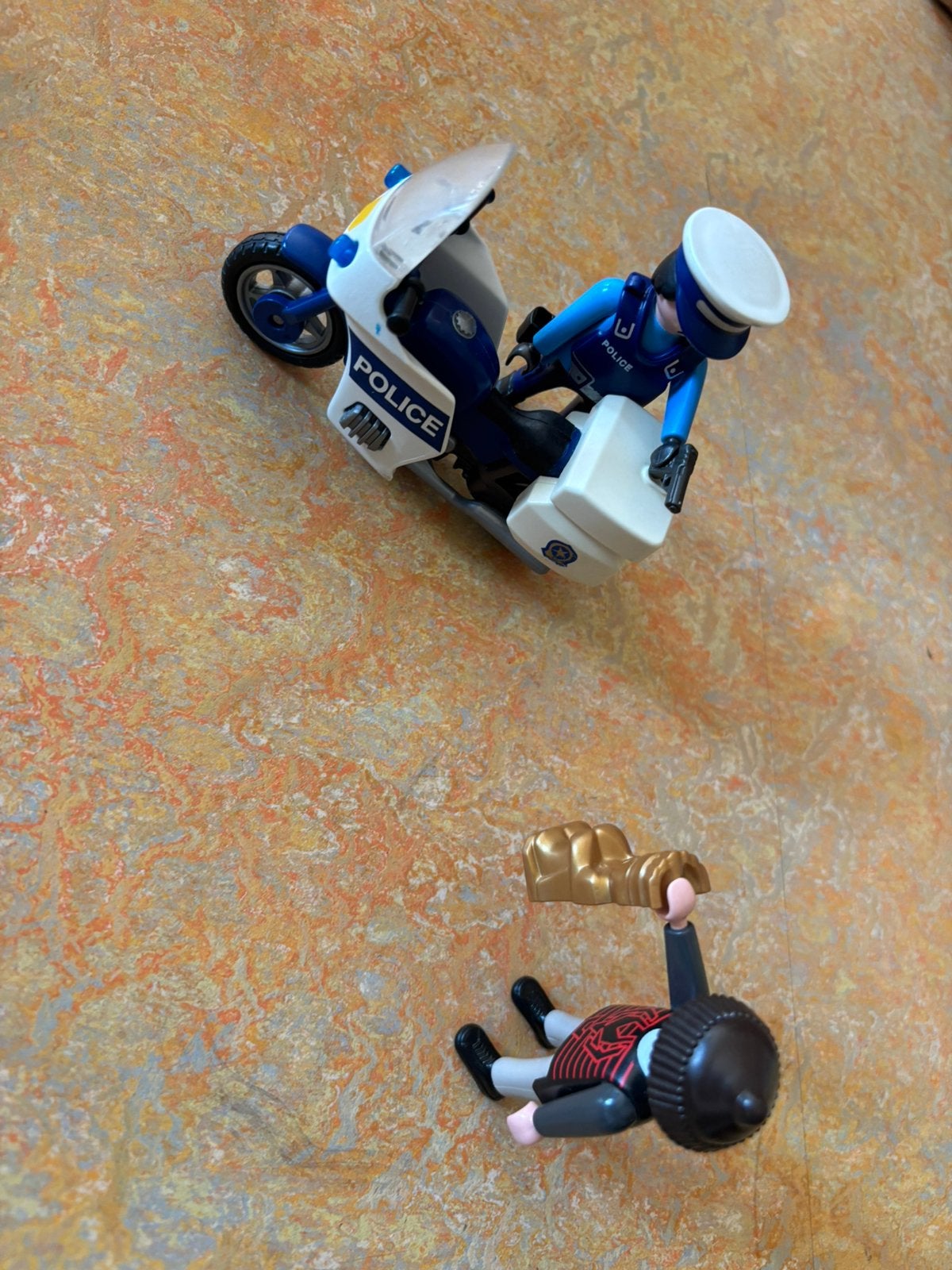 Politie boef en politiemotor playmobile, Ophalen of Verzenden, Zo goed als nieuw