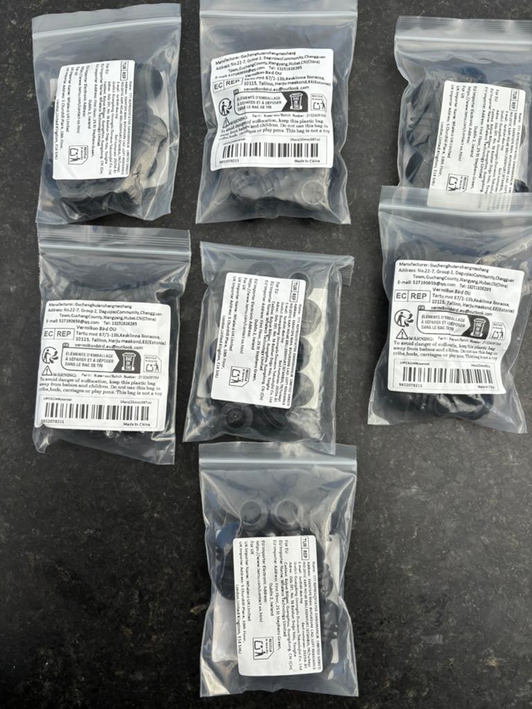 Te koop 7 zakjes tuinstoel pootdopjes nieuw!!!!!, Ophalen of Verzenden, Nieuw, Kunststof