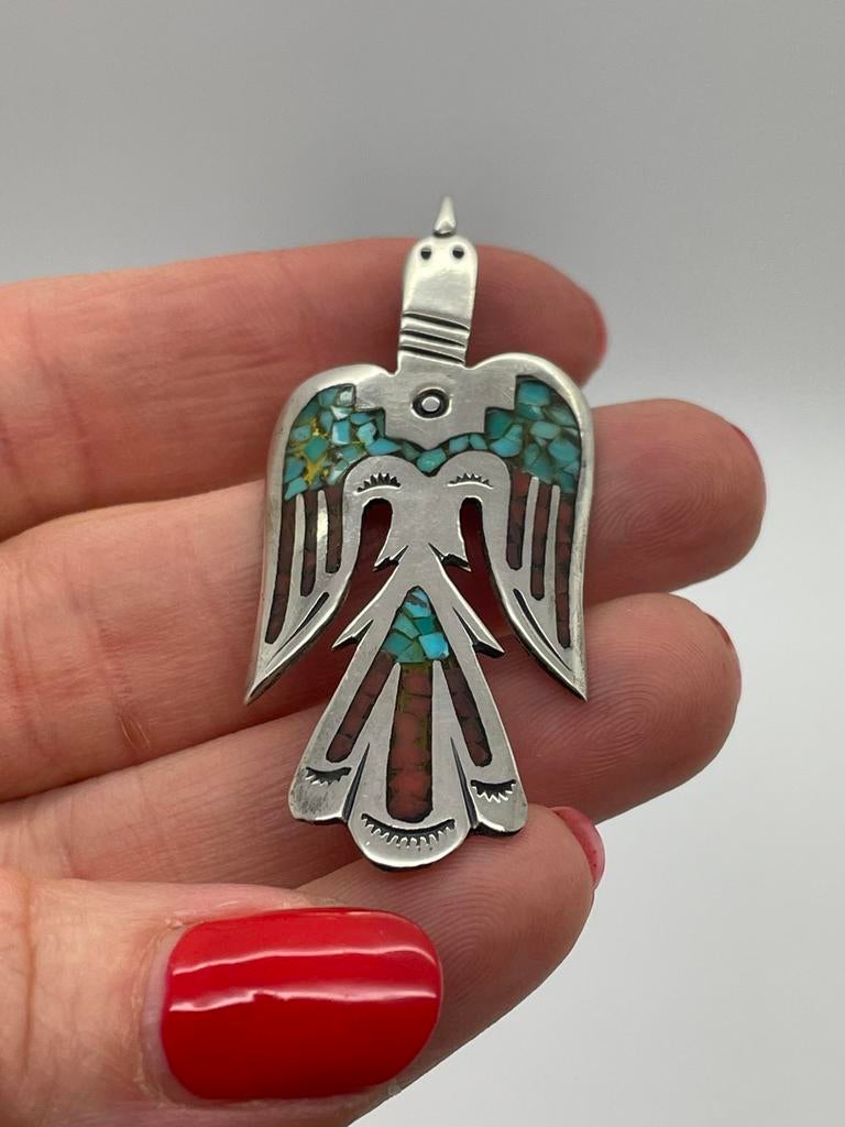 D780 Prachtige zilveren Navajo hanger Thunderbird, Overige voorstellingen, Ophalen of Verzenden, X, Met edelsteen