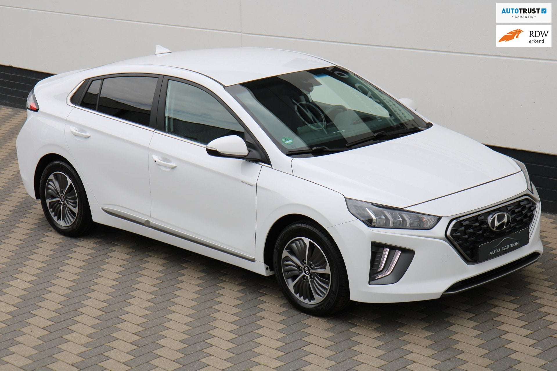 Hyundai IONIQ 1.6 GDi PHEV Carplay Camera Dealer Ond. !, Auto's, Stof, Gebruikt, Zwart, 135 min