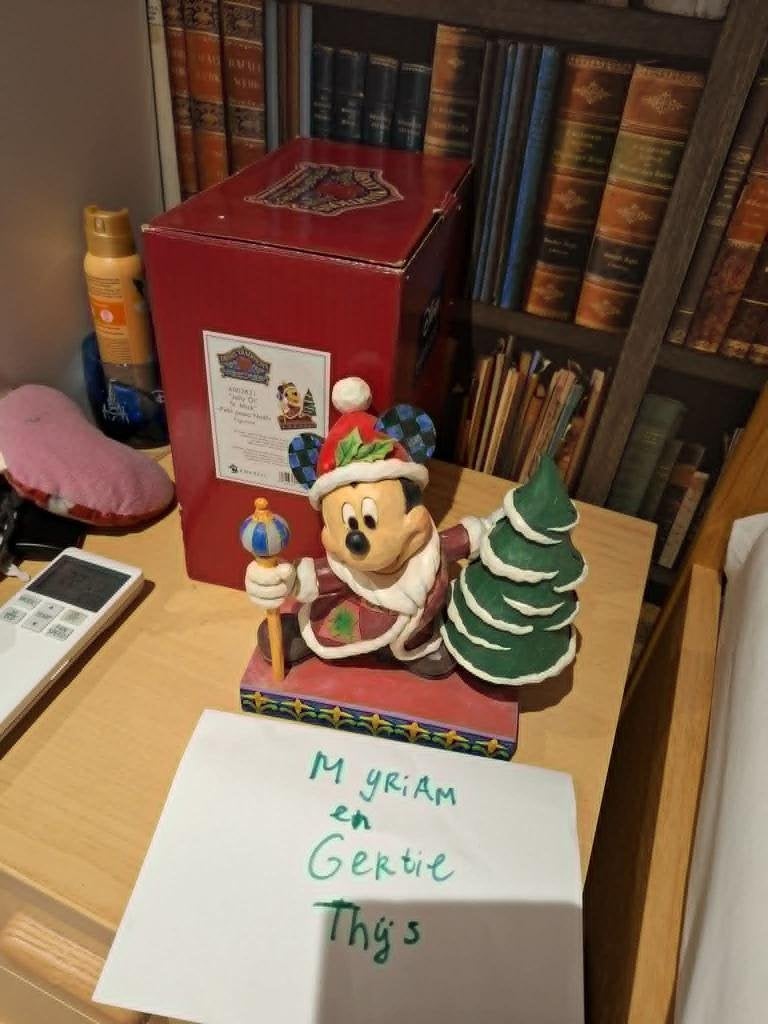 Disney Mickey Mouse Jolly Old St. Mick Jim Shore Traditions, Ophalen of Verzenden, Mickey Mouse, Zo goed als nieuw, Beeldje of Figuurtje