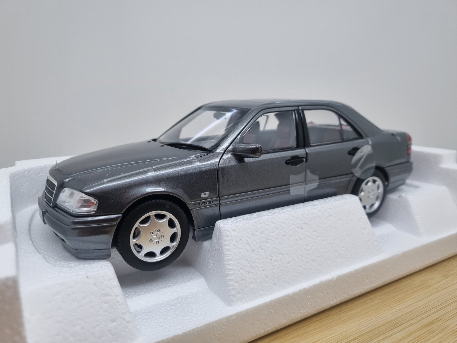 Norev Mercedes C-Klasse W202 Grijs Metallic Limited Edition, Hobby en Vrije tijd, Auto, W2, Nieuw, Norev
