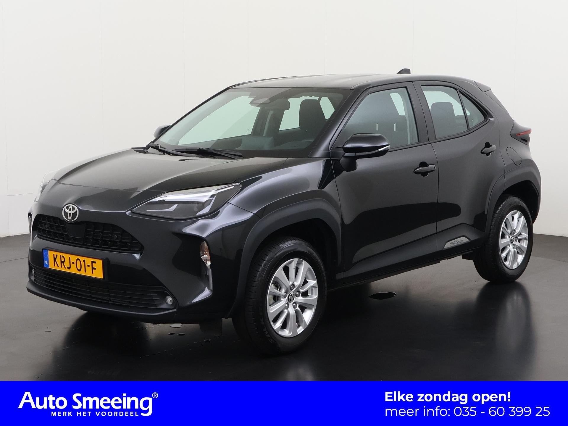 Toyota Yaris Cross 1.5 Hybrid 115 Business | Camera | Dodeho, Stof, Gebruikt, 116 pk, Zwart