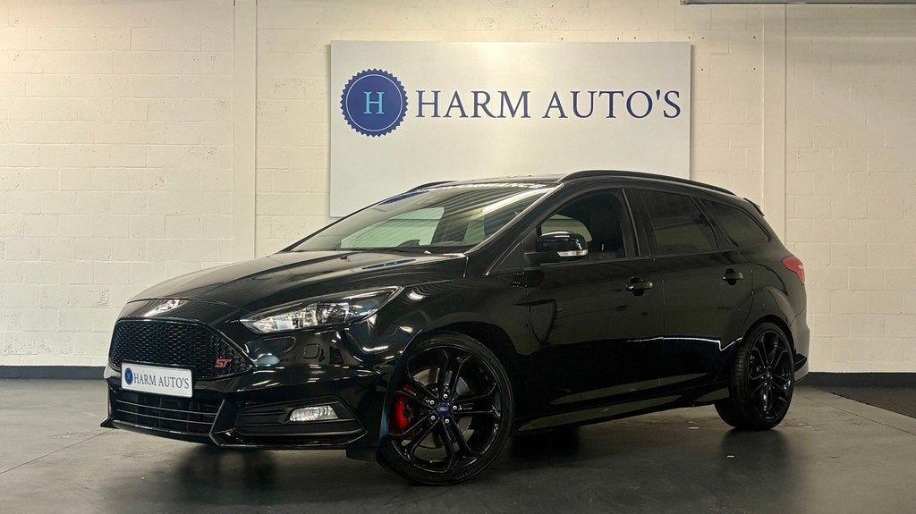 Ford Focus Wagon 2.0 ST-3 250pk Navi / Volleer / Xenon / Cru, 15 km/l, Gebruikt, Zwart, 4 cilinders
