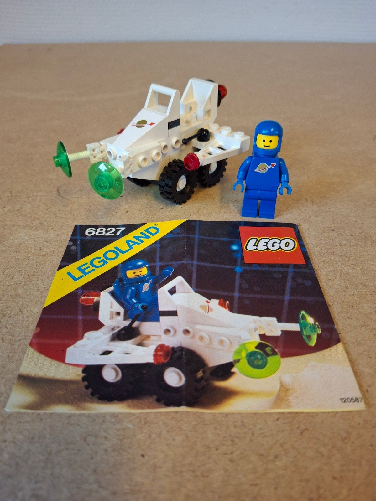 Lego 6827 Strata Scooter. Jaren 80 Classic Space, Compleet, Lego, Info@lego.com, 33 Bath Road, Slough, UK